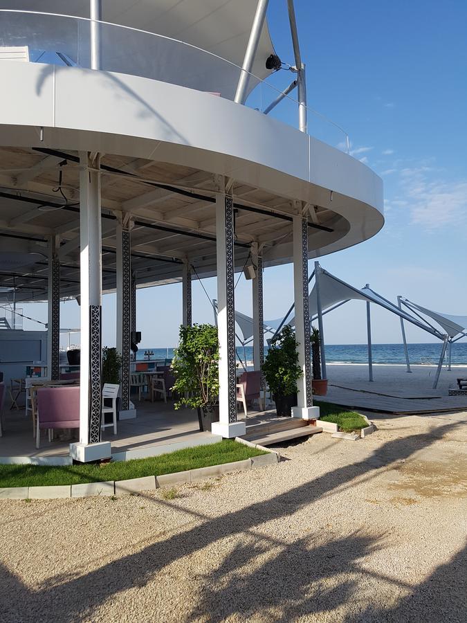 Frontal View By Twin Residence Mamaia Exterior photo