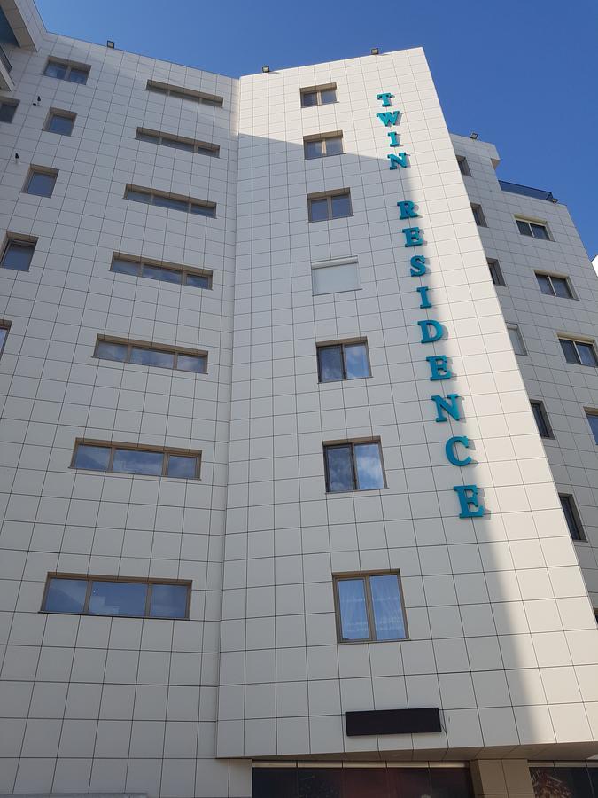 Frontal View By Twin Residence Mamaia Exterior photo