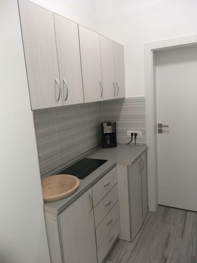 Frontal View By Twin Residence Mamaia Exterior photo